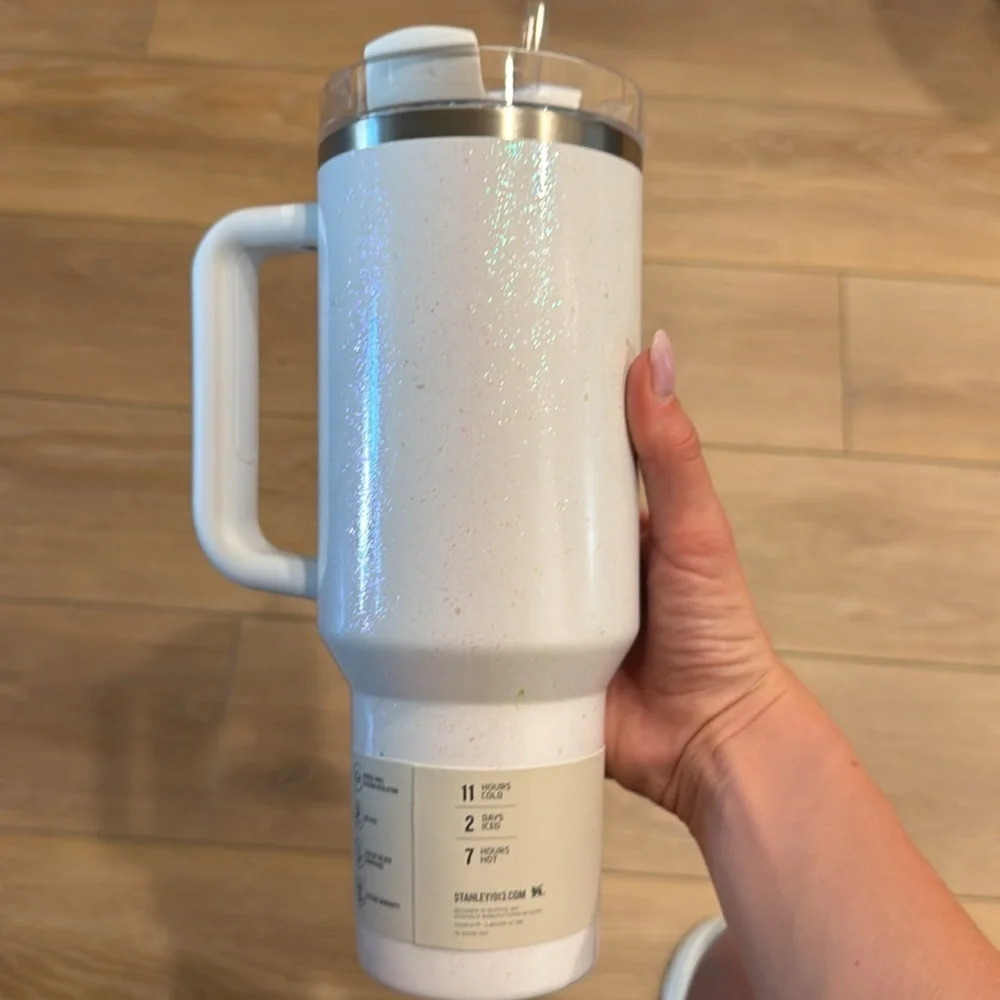 Stanley‎ Target Exclusive H2.0 Pearl Flow State  Quencher Tumbler 40 Oz white - Picture 5 of 6